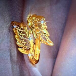 Elegant Gold Leaf Earrings